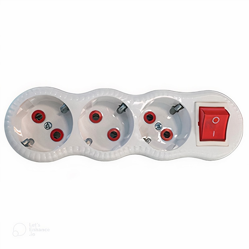 Triplu stecher cu intrerupator 16A