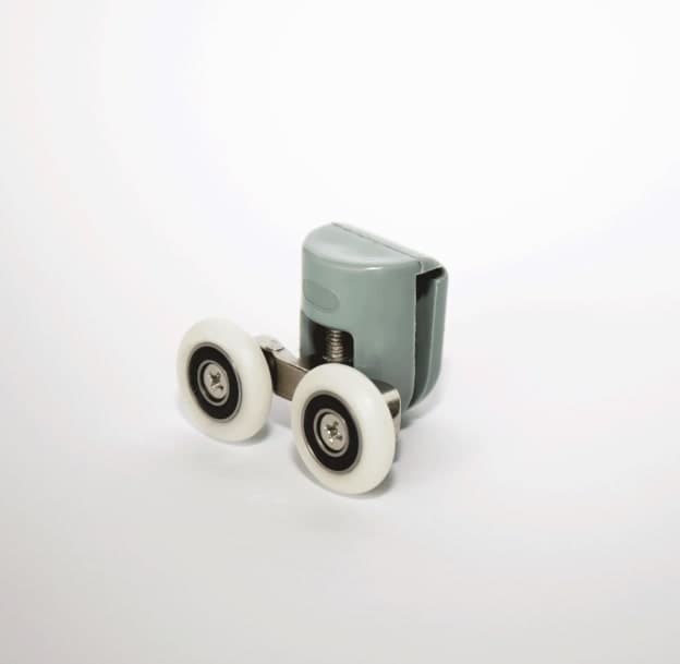 Set role superioare pentru inchideri de dus 