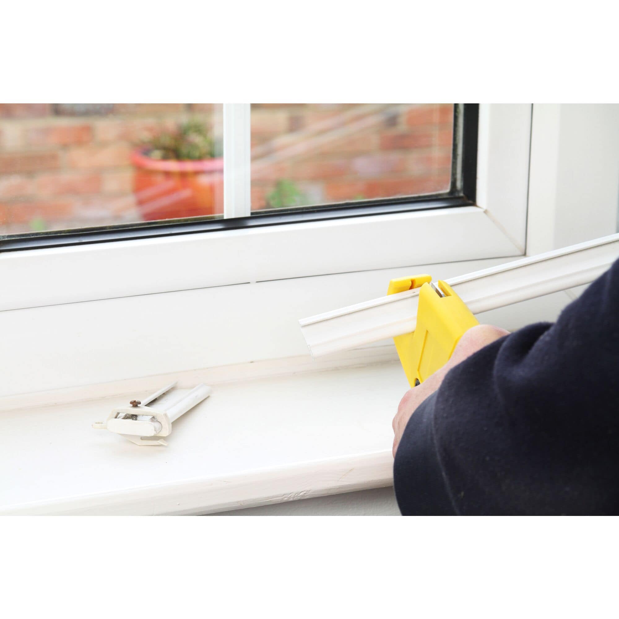 Dispozitiv pentru taiat tevi de PPR STANLEY 0-70-450, 28 mm, galben