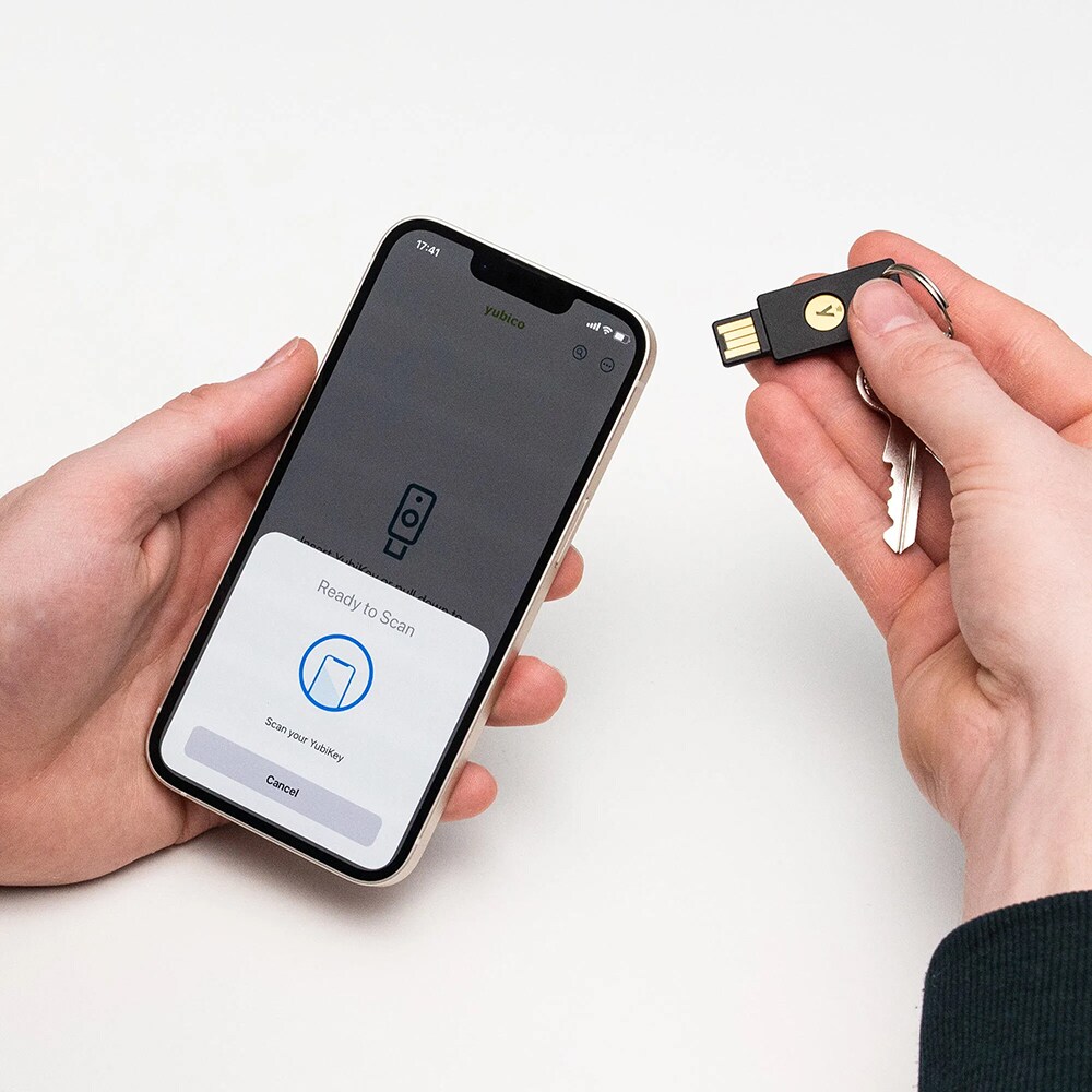 Cheie de securitate YUBICO YubiKey 5 NFC, USB-A, NFC, negru