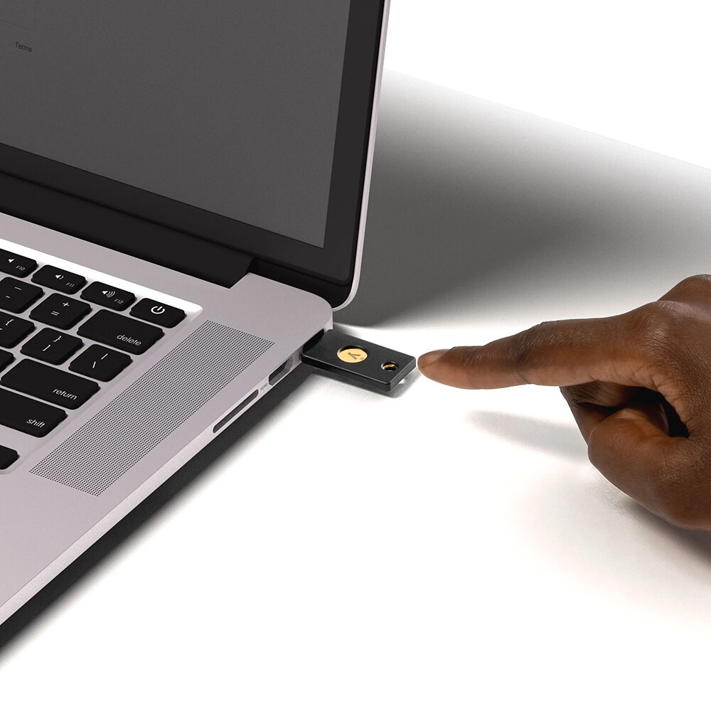 Cheie de securitate YUBICO YubiKey 5 NFC, USB-A, NFC, negru