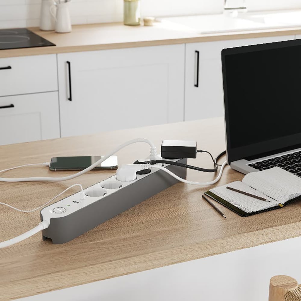 Prelungitor JACOBSEN, 6 prize Schuko, 1.5 m, 1.5 mm, cu 2 porturi USB, alb