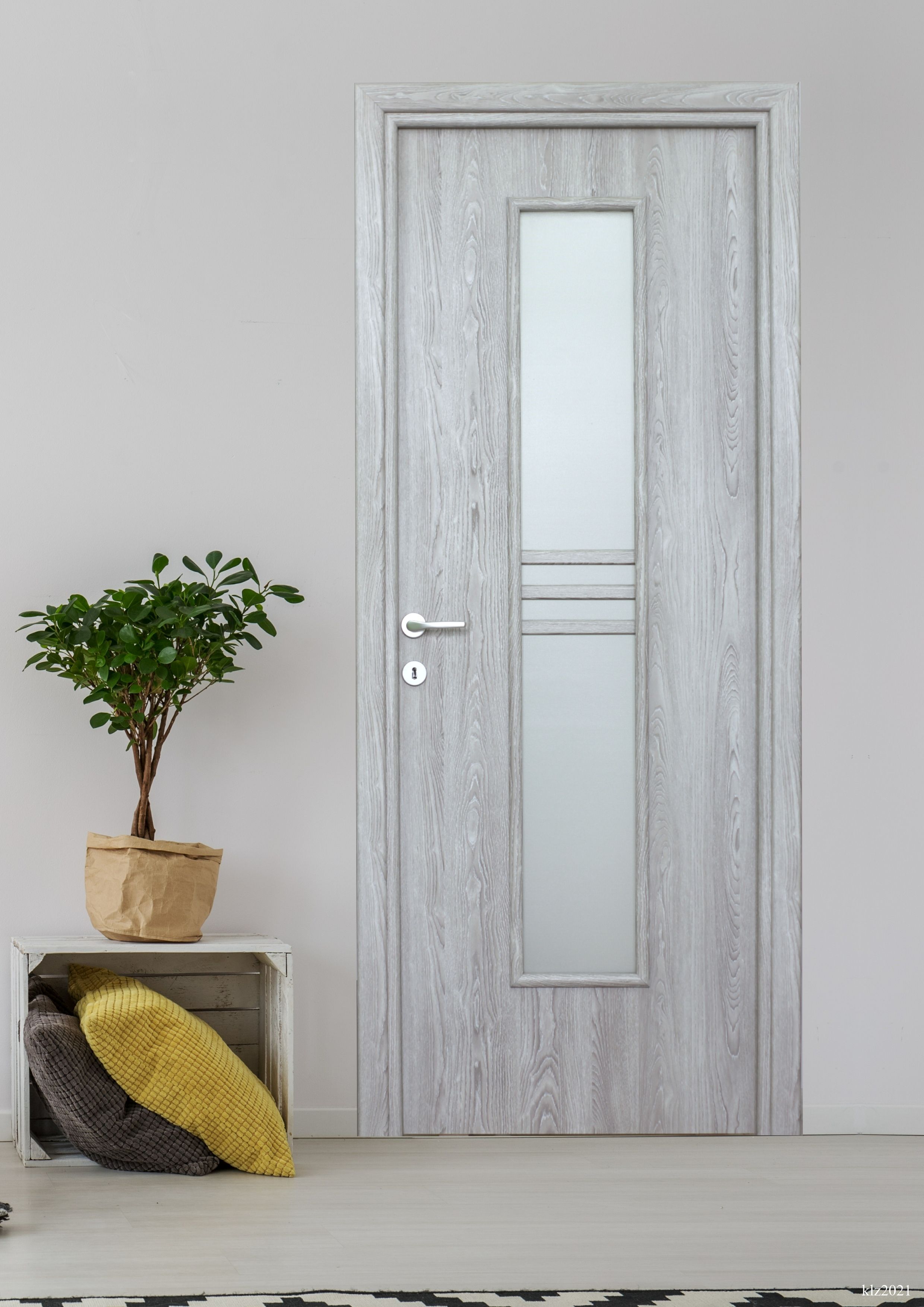 Usa interior Karpat, cu geam, reversibila, MDF, 68 x 203 cm, gri