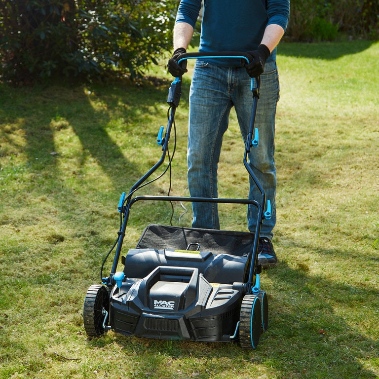Scarificator si aerator gazon 2 in 1 MAC ALLISTER MSRP1800-3, Electric, 1800W, latime de lucru 37cm, sac colectare 45 L, negru