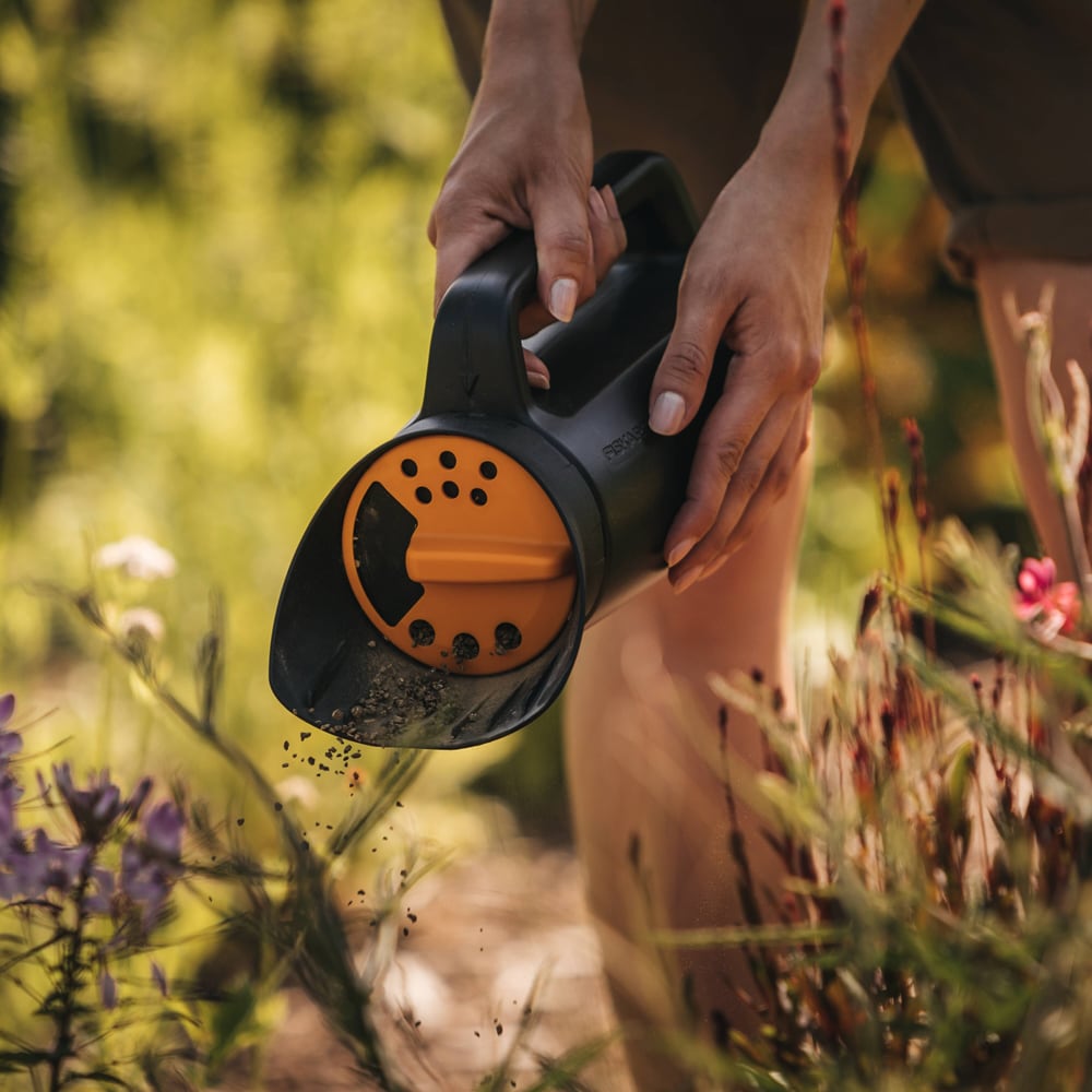 Dispozitiv de imprastiere FISKARS Solid, plastic, negru