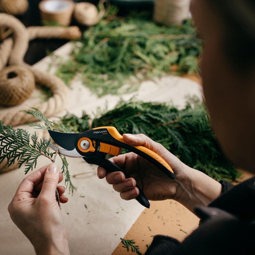 Foarfeca pas cu pas FISKARS P541 Plus SmartFit, otel, negru