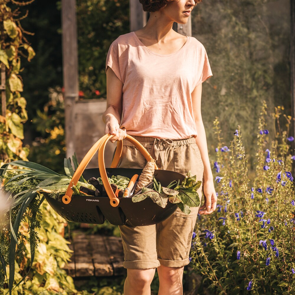 Cos de gradina FISKARS Plus, plastic, negru