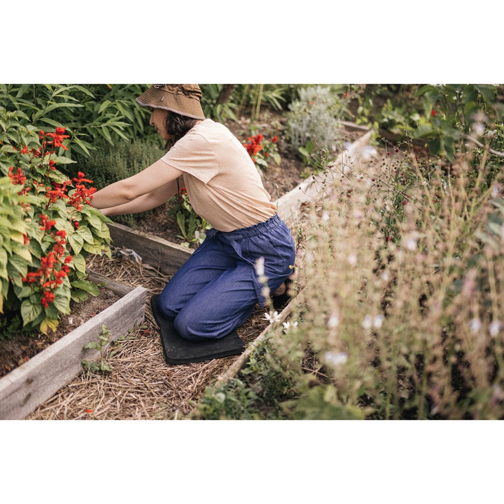 Protectie genunchi FISKARS Solid, plastic, negru