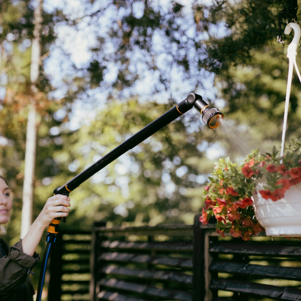 Tija de stropit FISKARS, jet reglabil, control frontal