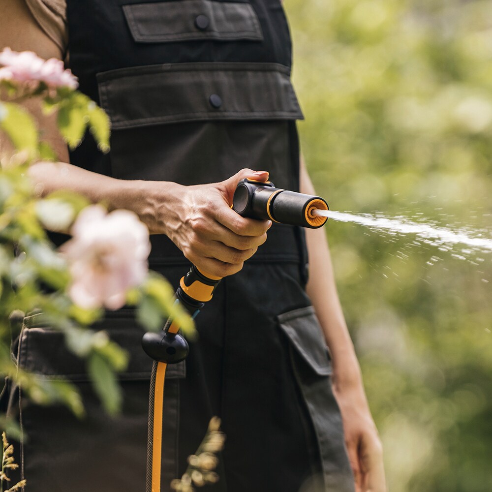 Pistol pentru stropit FISKARS 1065493, 2 jeturi, negru