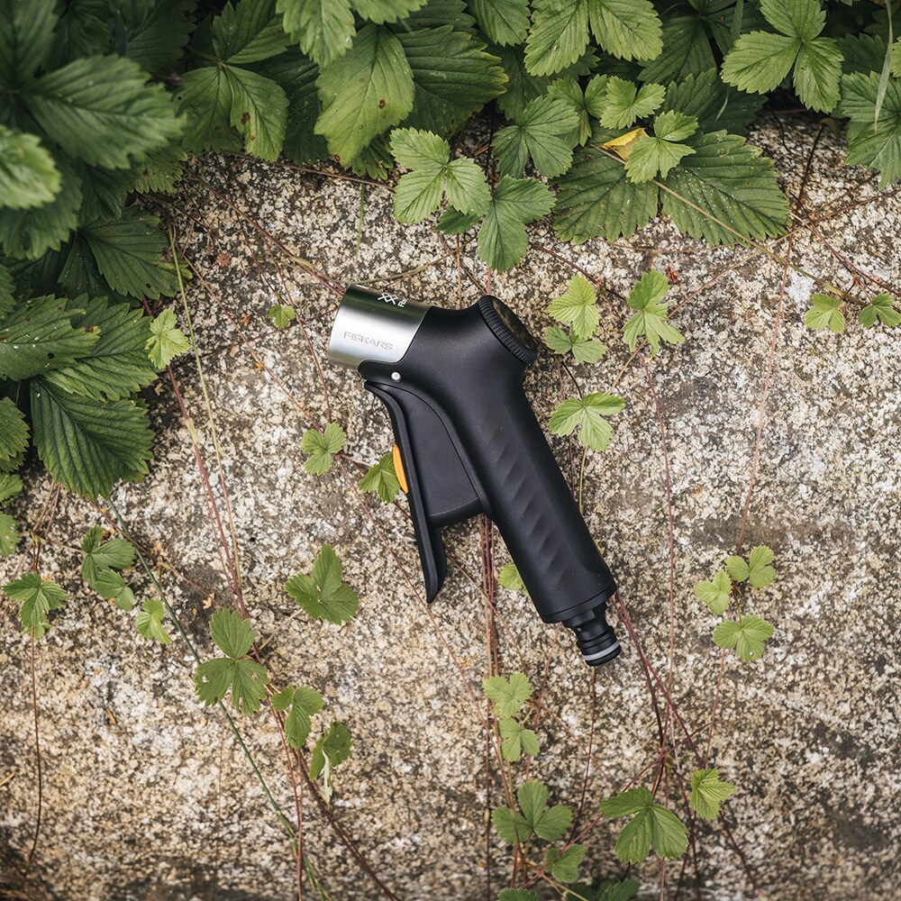 Pistol pentru stropit FISKARS 1067193, 2 jeturi, negru