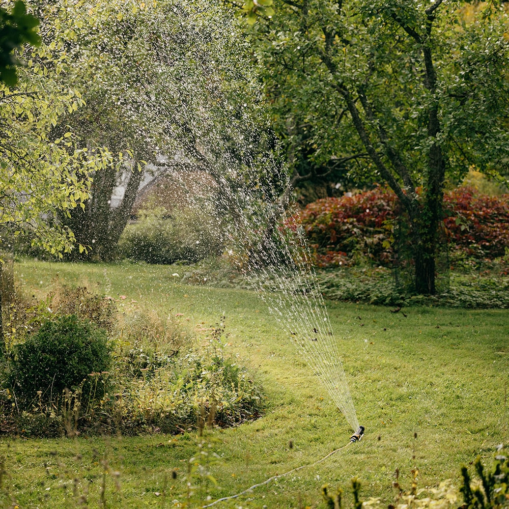 Aspersor oscilant FISKARS 1070835, 300 mp