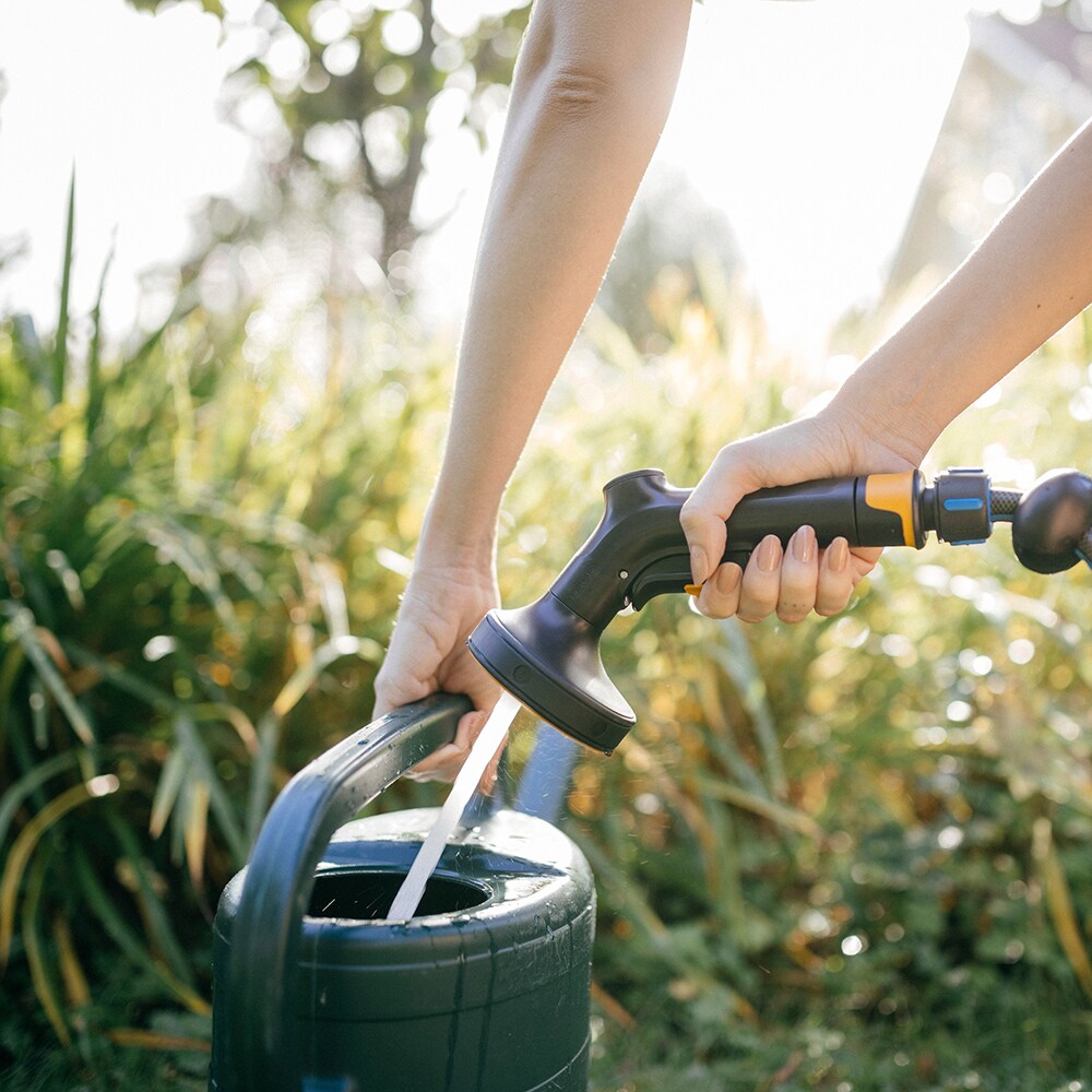 Pistol pentru stropit FISKARS Jet Multi, control frontal