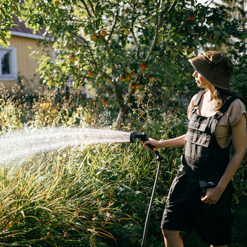 Pistol pentru stropit FISKARS Jet Multi, control frontal