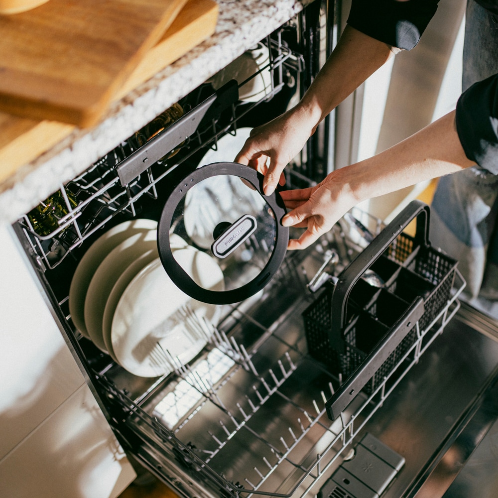 Cratita FISKARS Hard Face 1075524, 15cm, 1.8l, aluminiu, negru