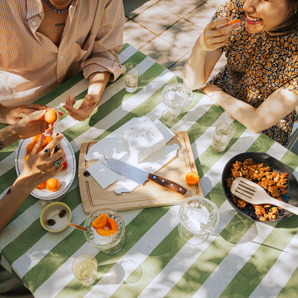 Cutitul bucatarului FISKARS Folken 1075696, 20cm, otel, maro