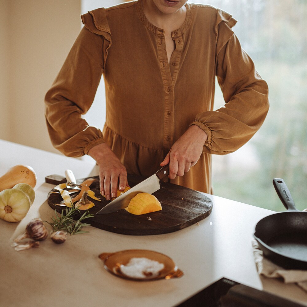 Cutitul bucatarului FISKARS Folken 1075696, 20cm, otel, maro