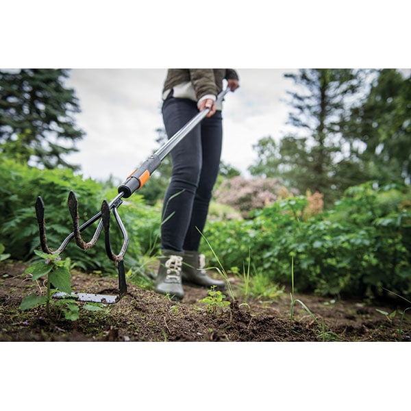 Cultivator cu 3 dinti si razeta FISKARS QuikFit 136512, 30.5cm, otel