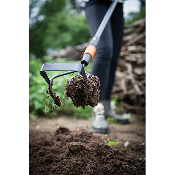 Cultivator cu 3 dinti si razeta FISKARS QuikFit 136512, 30.5cm, otel