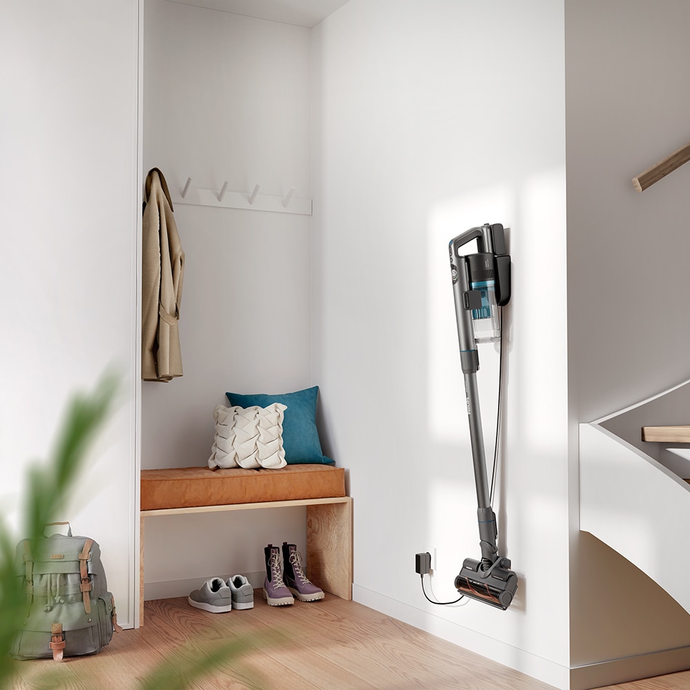 Aspirator vertical PHILIPS Aqua Plus S8000 XC8057/01, 0.6l, 25.2 V, autonomie max 80 min, PowerCyclone 12, negru-albastru