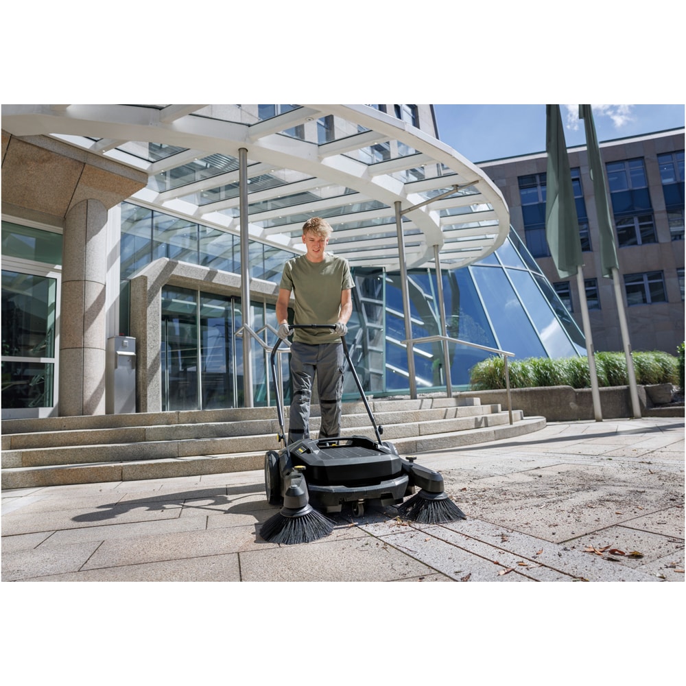 Masina pentru frecat si aspirat pardoseli KARCHER KM 70/20 C 2SB Go Further, alimentare 25.2V, productivitate 1400 mp/h, autonomie 1.5 ore