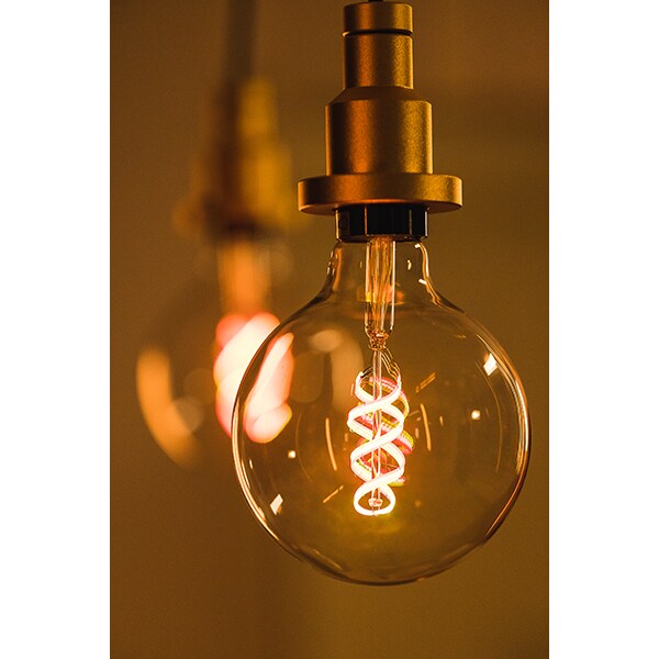 Bec LED Smart Vintage LEDVANCE 4058075609938, E27, 4.5W, 300lm, Bluetooth, Wi-Fi, lumina calda, compatibil Alexa, Google Assistant