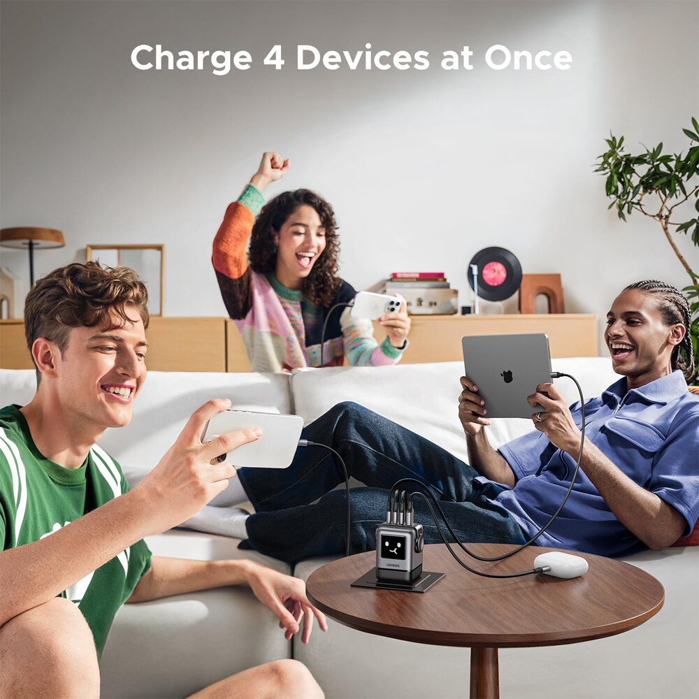 Incarcator retea UGREEN Nexode X688, 3x USB-C + USB, 100W, cu display TFT, negru