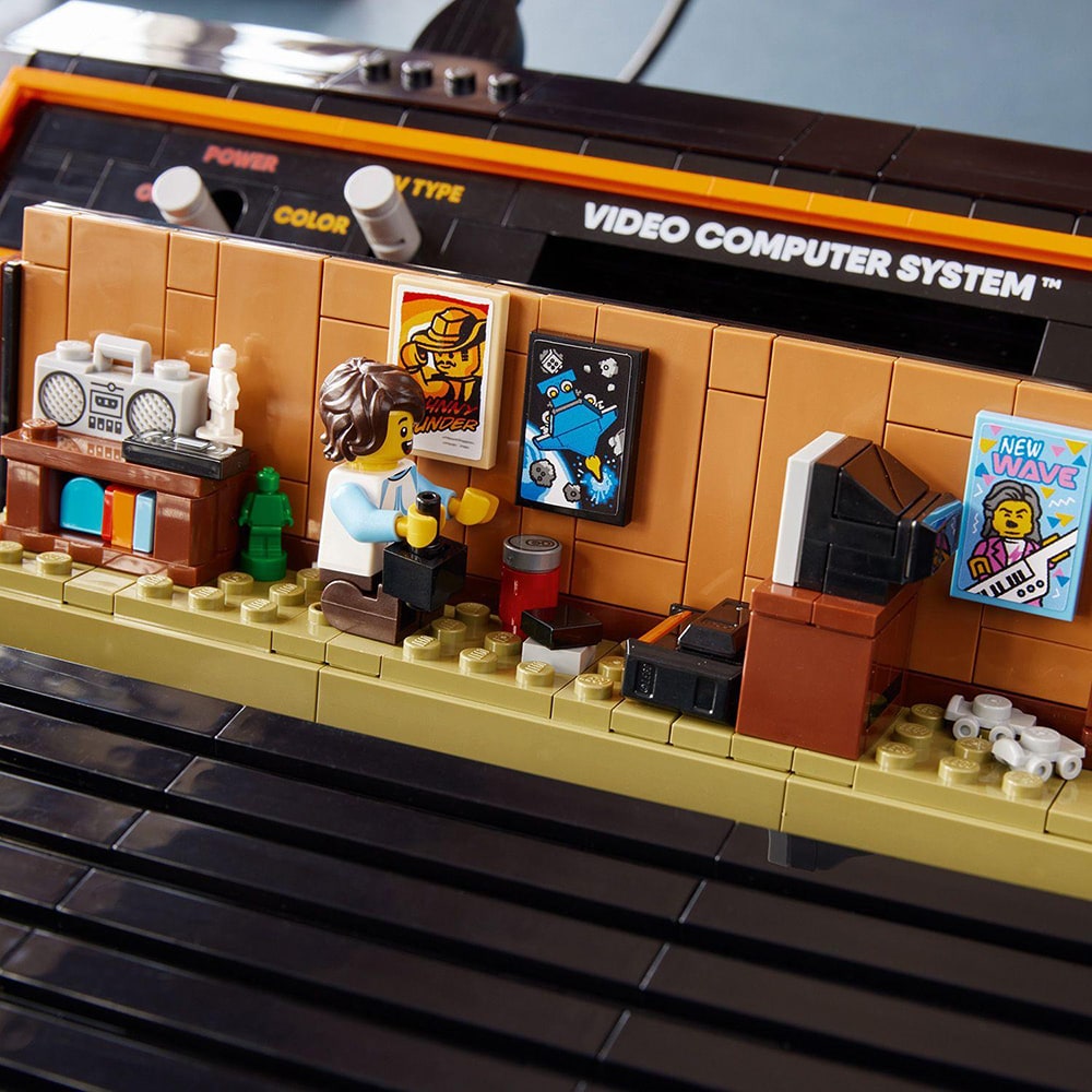 LEGO Icons: Atari 2600 10306, 18 ani+, 2532 piese