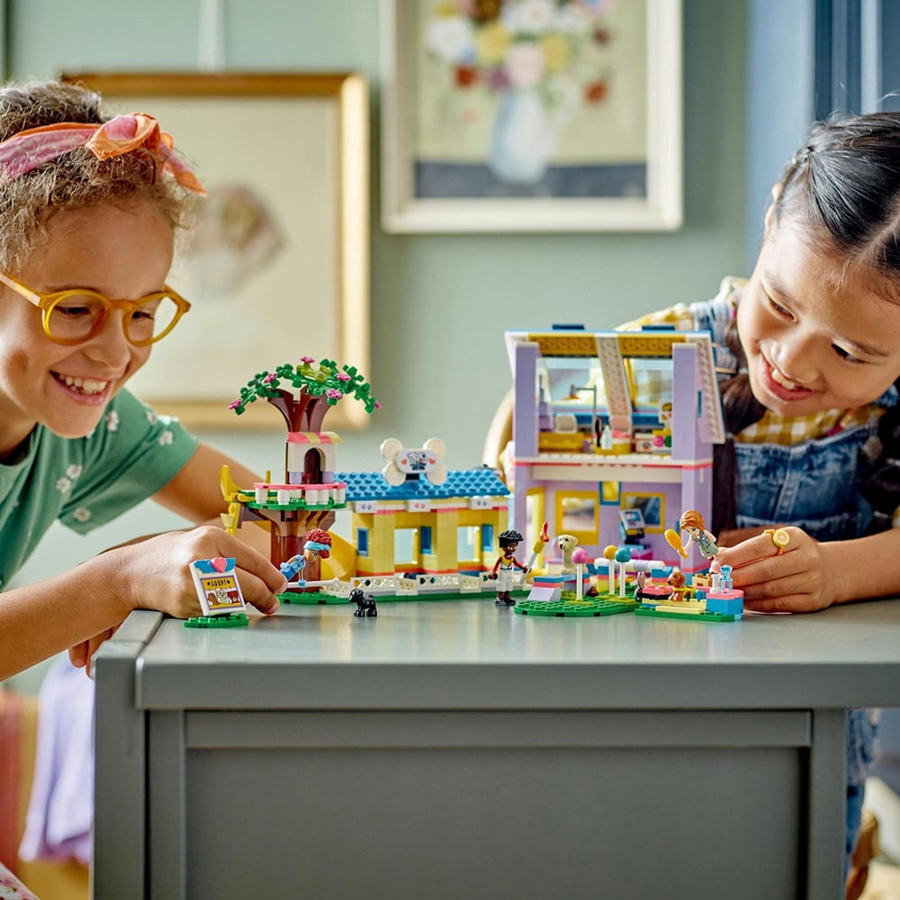 LEGO Friends: Centru de salvare pentru caini 41727, 7 ani+, 617 piese