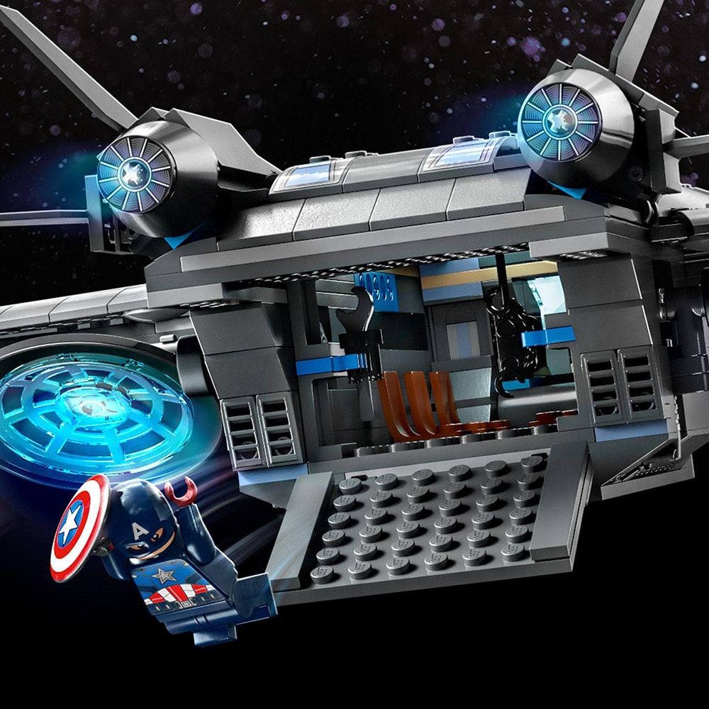 LEGO Marvel: Quinjetul Razbunatorilor 76248, 9 ani+, 795 piese