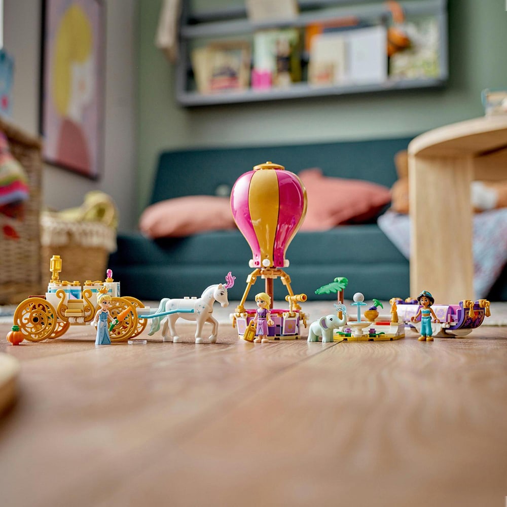 LEGO Disney Princess: Calatoria fermecata a printesei 43216, 6 ani+, 320 piese