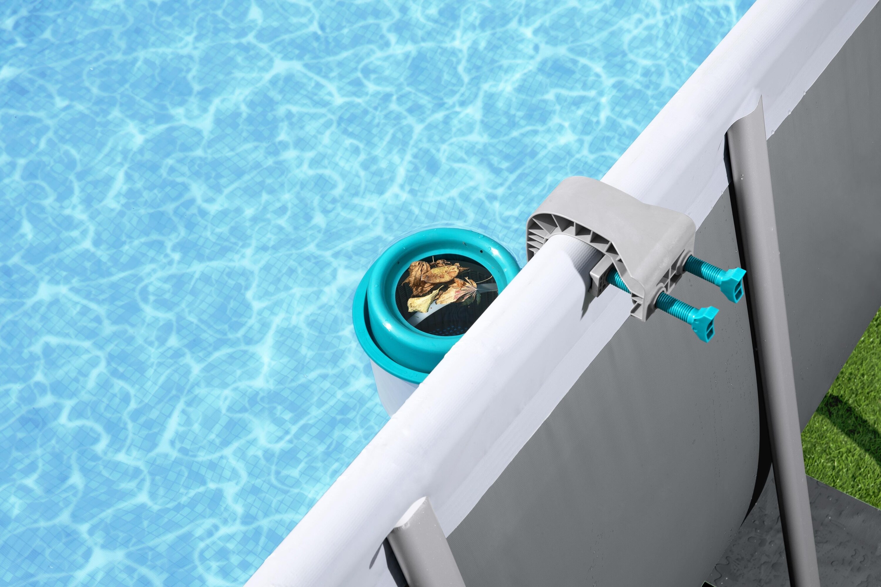 Skimmer suspendat BESTWAY, pentru sisteme de filtrare, de la 2.006 l/h