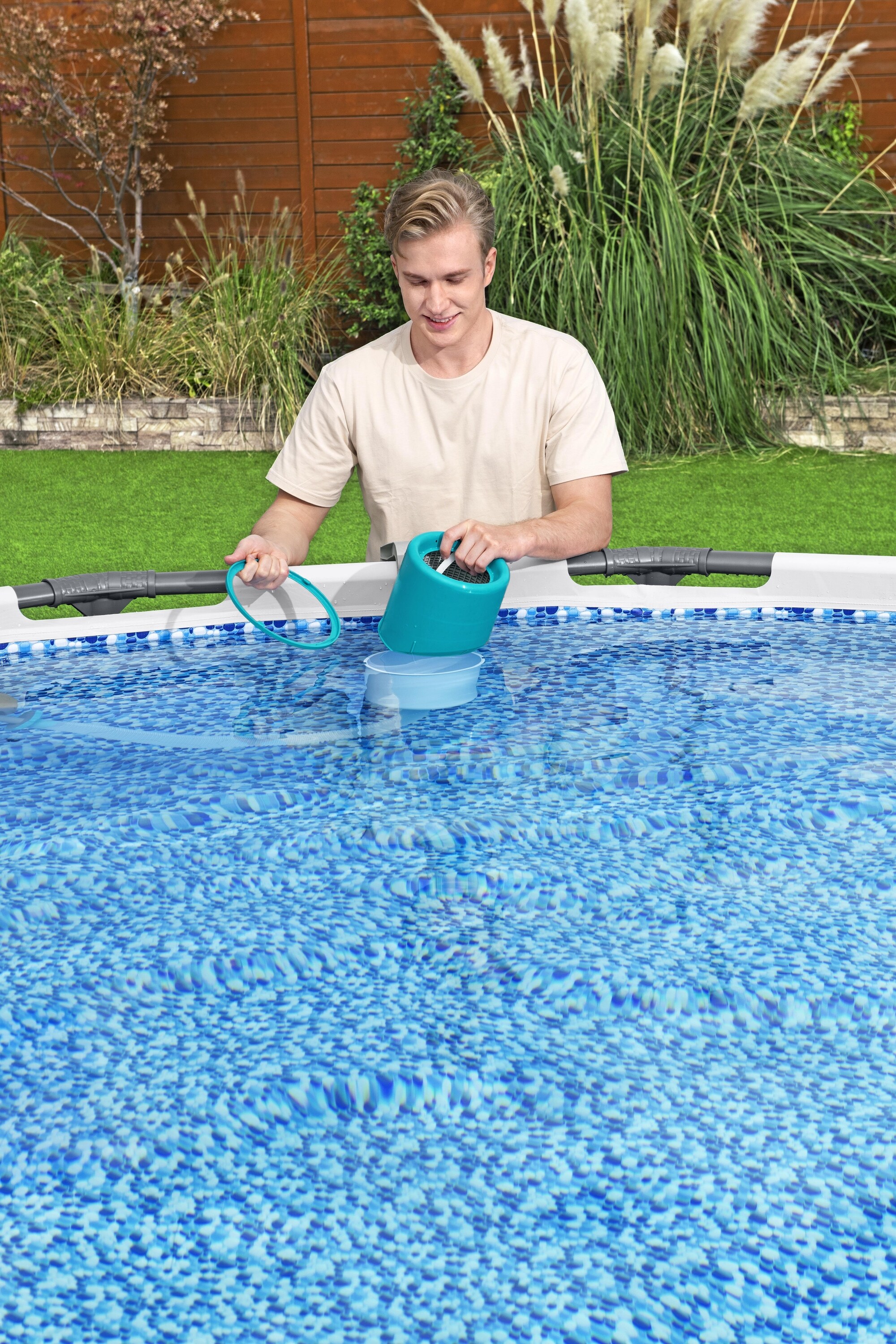 Set de curatare pentru piscine supraterane BESTWAY, pana la  610 cm