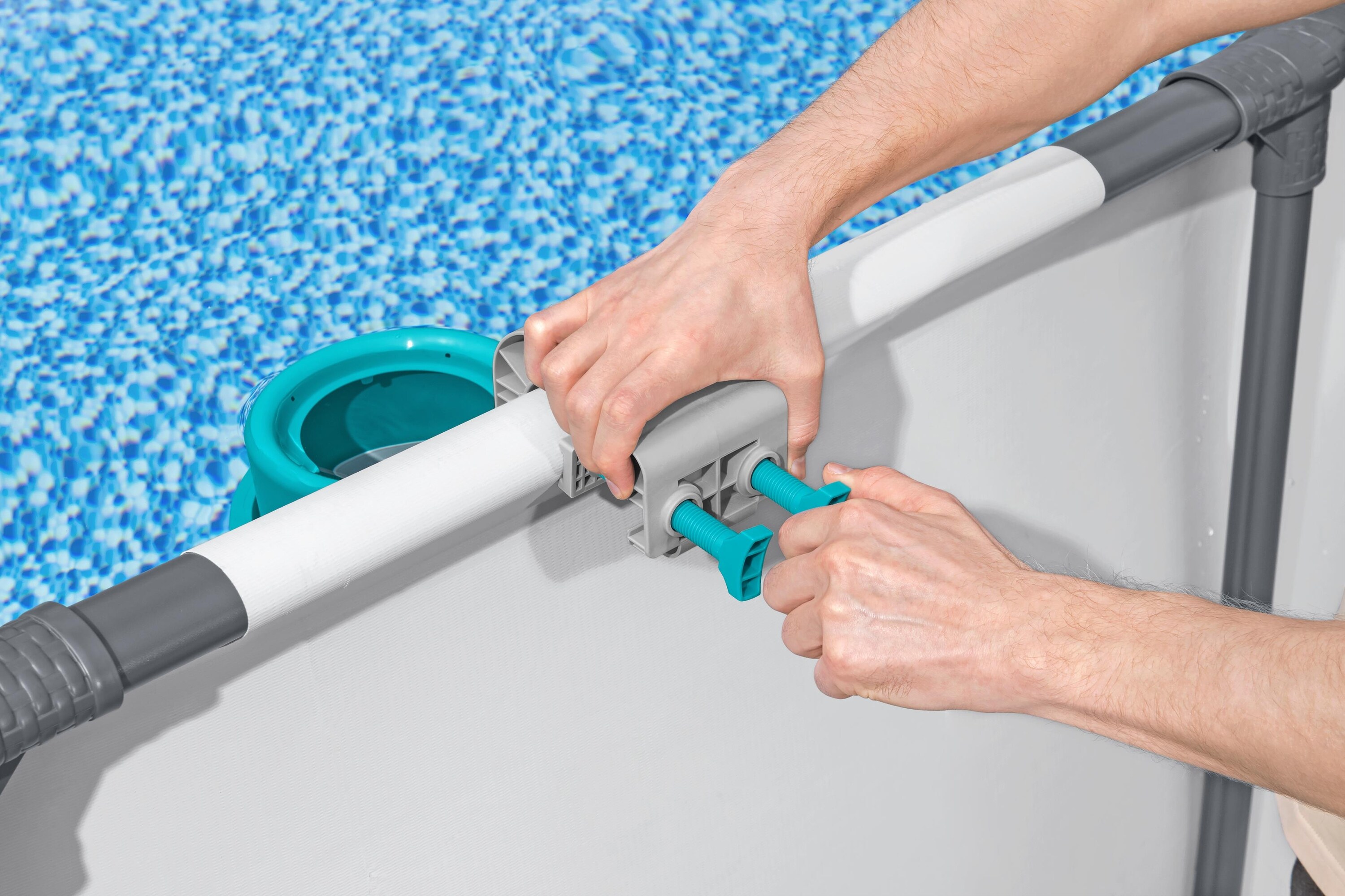 Set de curatare pentru piscine supraterane BESTWAY, pana la  610 cm