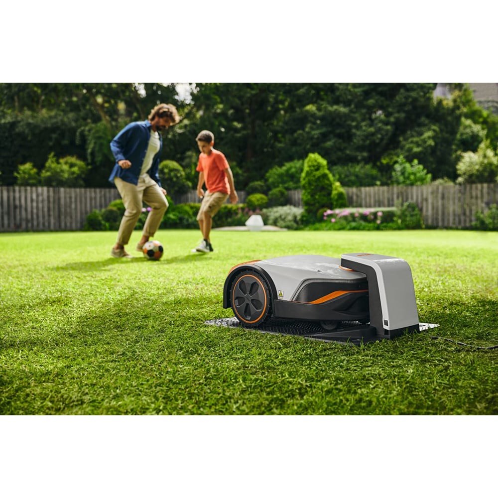 Robot de tuns gazonul STIHL iMOW 6, 3000 mp, latime de taiere 28 cm, autonomie max 150 min, Wi-Fi, Bluetooth