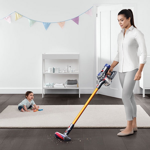 Aspirator vertical DYSON V8 Absolute+, 0.54l, 21.6V, autonomie max 40 min, Sistem Point&Shoot, auriu-mov