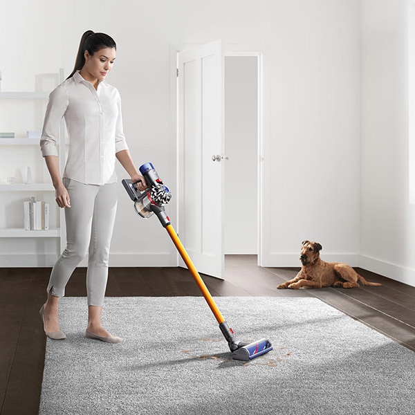 Aspirator vertical DYSON V8 Absolute+, 0.54l, 21.6V, autonomie max 40 min, Sistem Point&Shoot, auriu-mov