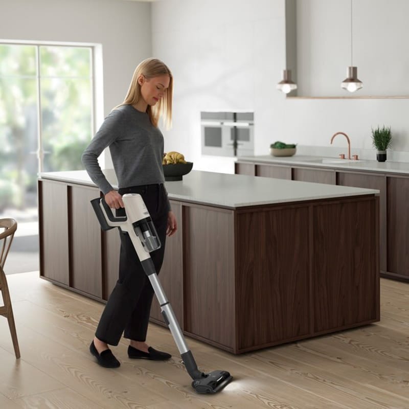 Aspirator vertical ELECTROLUX 800 EP81HB25SH, 0.4l, 25.2V, autonomie max 60 min, crem-negru