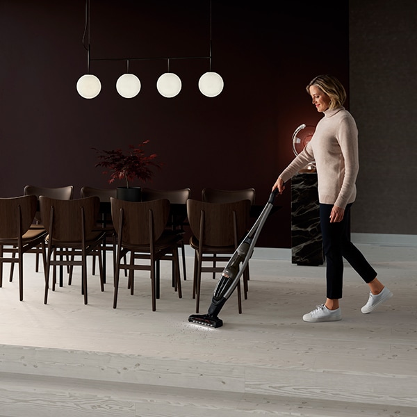 Aspirator vertical ELECTROLUX Pure Q9 PQ91-50MB, 0.3l, 25.2V, autonomie max 55 min, LED DustSpotter, maro-negru