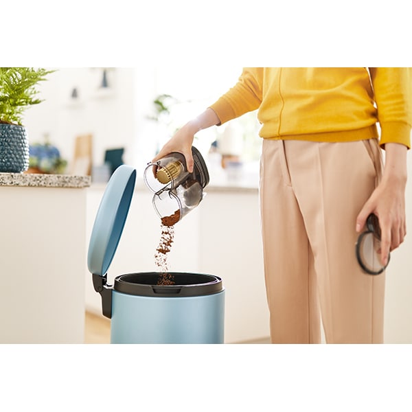 Aspirator vertical PHILIPS Aqua Plus XC8349/01, 0.6l, 25.2V, autonomie max 80 min, gri inchis