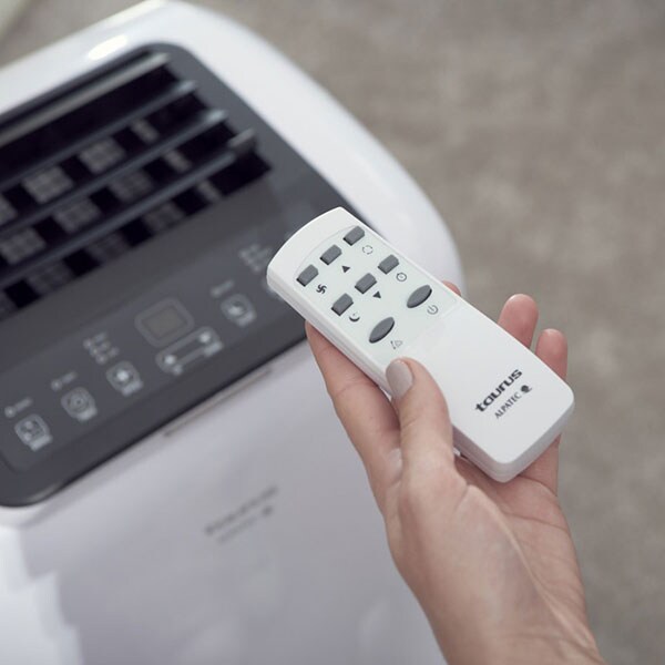 Aer conditionat portabil BLACK & DECKER BXAC9000E, 9000 BTU, A, Telecomanda, kit instalare inclus, alb