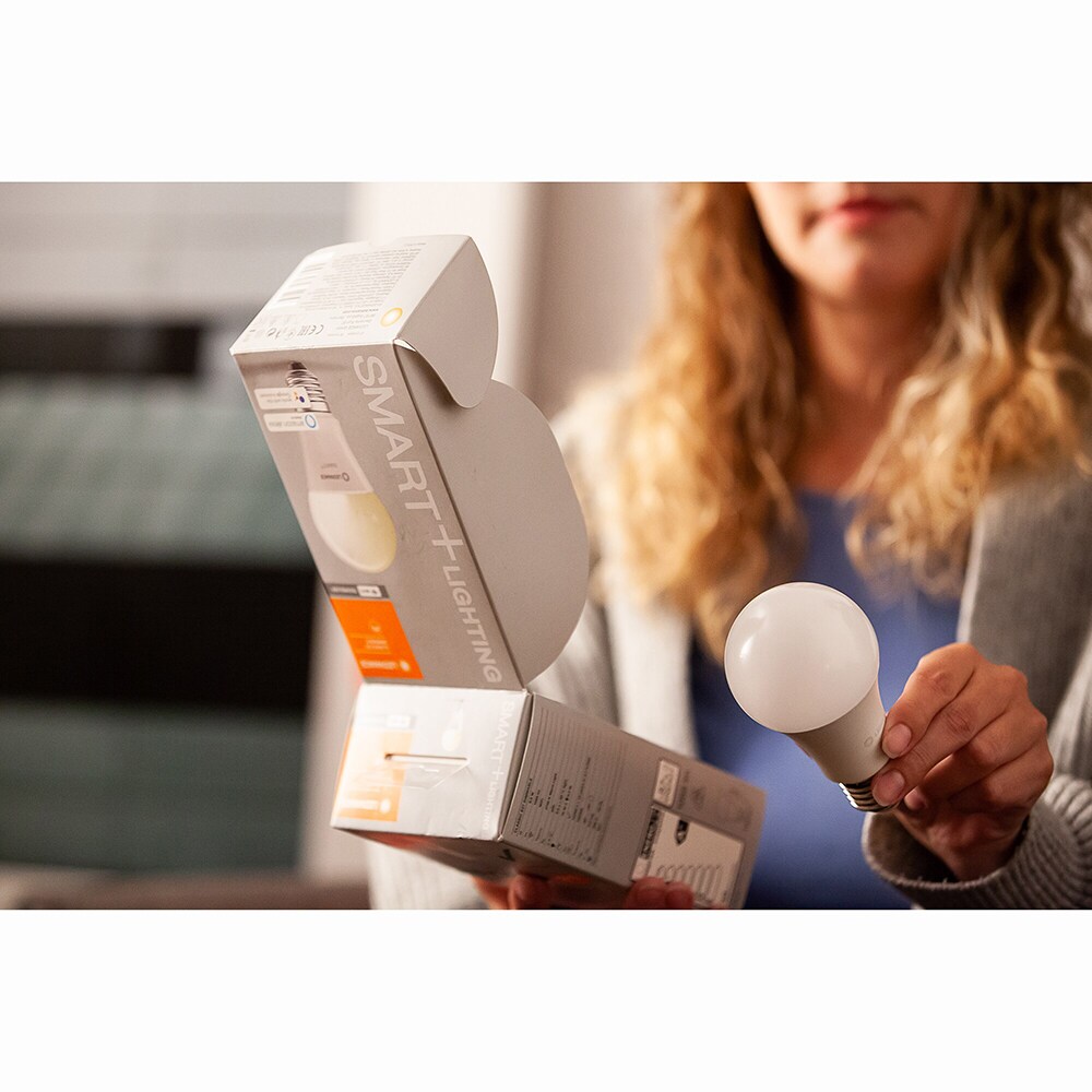Bec LED Smart LEDVANCE Classic, E27, 9W, 806lm, Dimabil, Wi-Fi, lumina calda, compatibil Alexa, Google Assistant