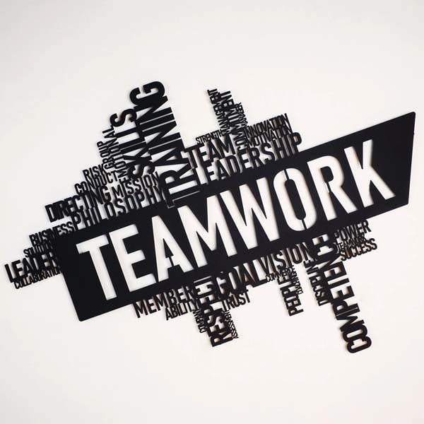Decoratiune perete Teamwork, 90 x 59 cm, metal, negru