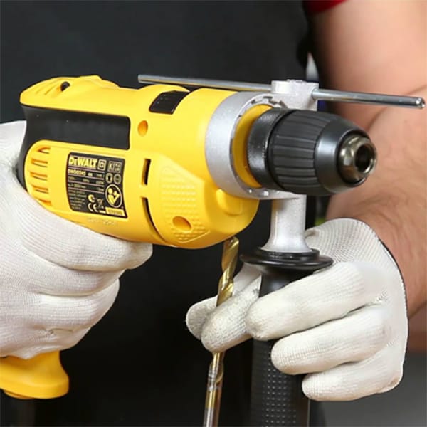 Masina de gaurit si insurubat (bormasina) DEWALT DWD024, 650W, 2800RPM, mandrina 13mm, percutie