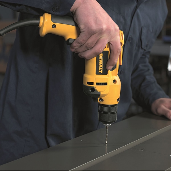 Masina de gaurit si insurubat (bormasina) DEWALT DWD112S, 700W, 2500RPM, mandrina rapida 10mm