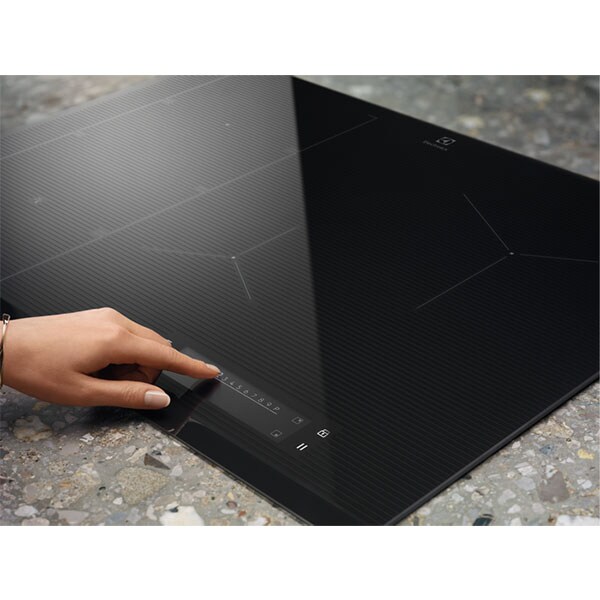 Plita incorporabila ELECTROLUX EIS7548, Inductie, 4 arzatoare, Touch control, negru