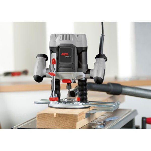 Masina de frezat SKIL F0151841AA, 1200W, 11000-30000RPM, 6-8mm, cursa 55mm max