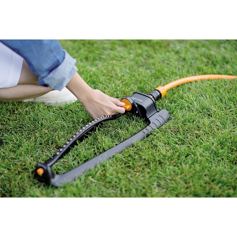 Aspersor oscilant FISKARS 1023659, 150 - 300 mp