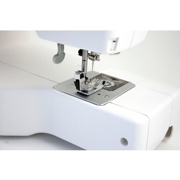 Masina de cusut TOYOTA Jeans17C, 17 programe, alb-albastru