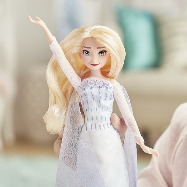Papusa FROZEN Disney II - Elsa Musical Adventure E8880, 3 ani+, alb-belu